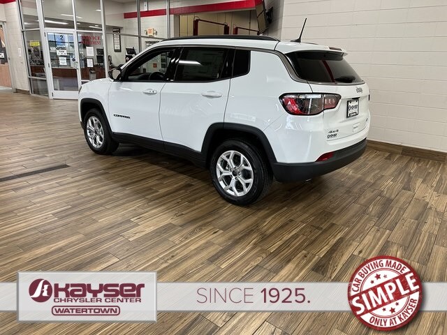 2025 Jeep Compass Latitude photo 3