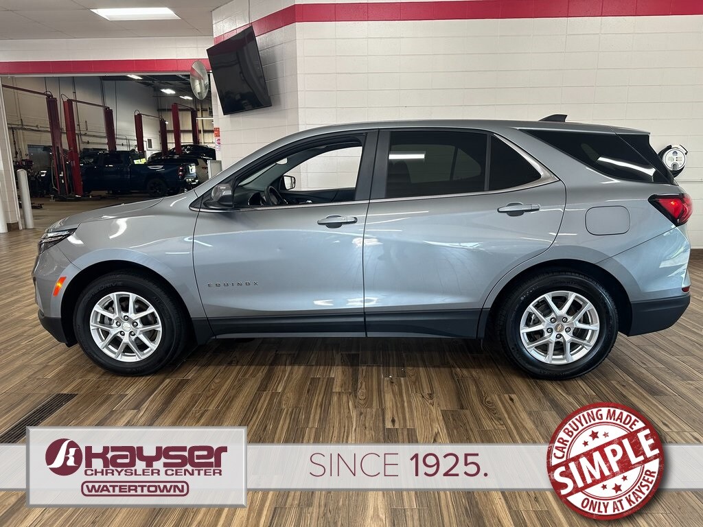 2023 Chevrolet Equinox photo 2