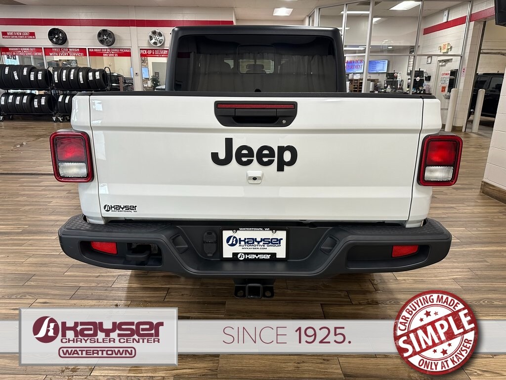 2021 Jeep Gladiator Sport photo 4