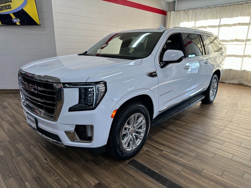 2024 GMC Yukon XL SLT's photo