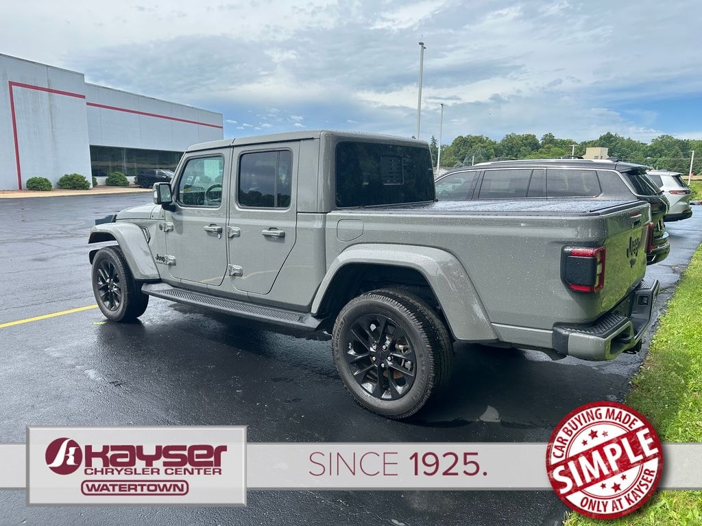 Used 2022 Jeep Gladiator Overland Truck Crew Cab
