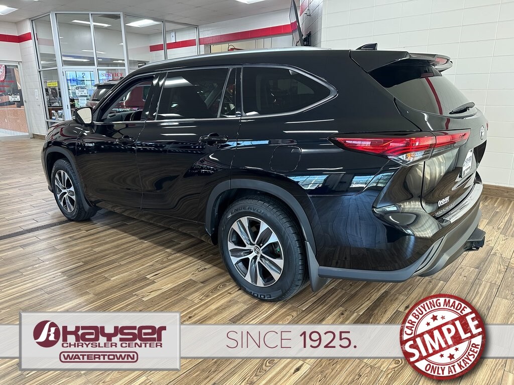 2020 Toyota Highlander Hybrid XLE photo 3