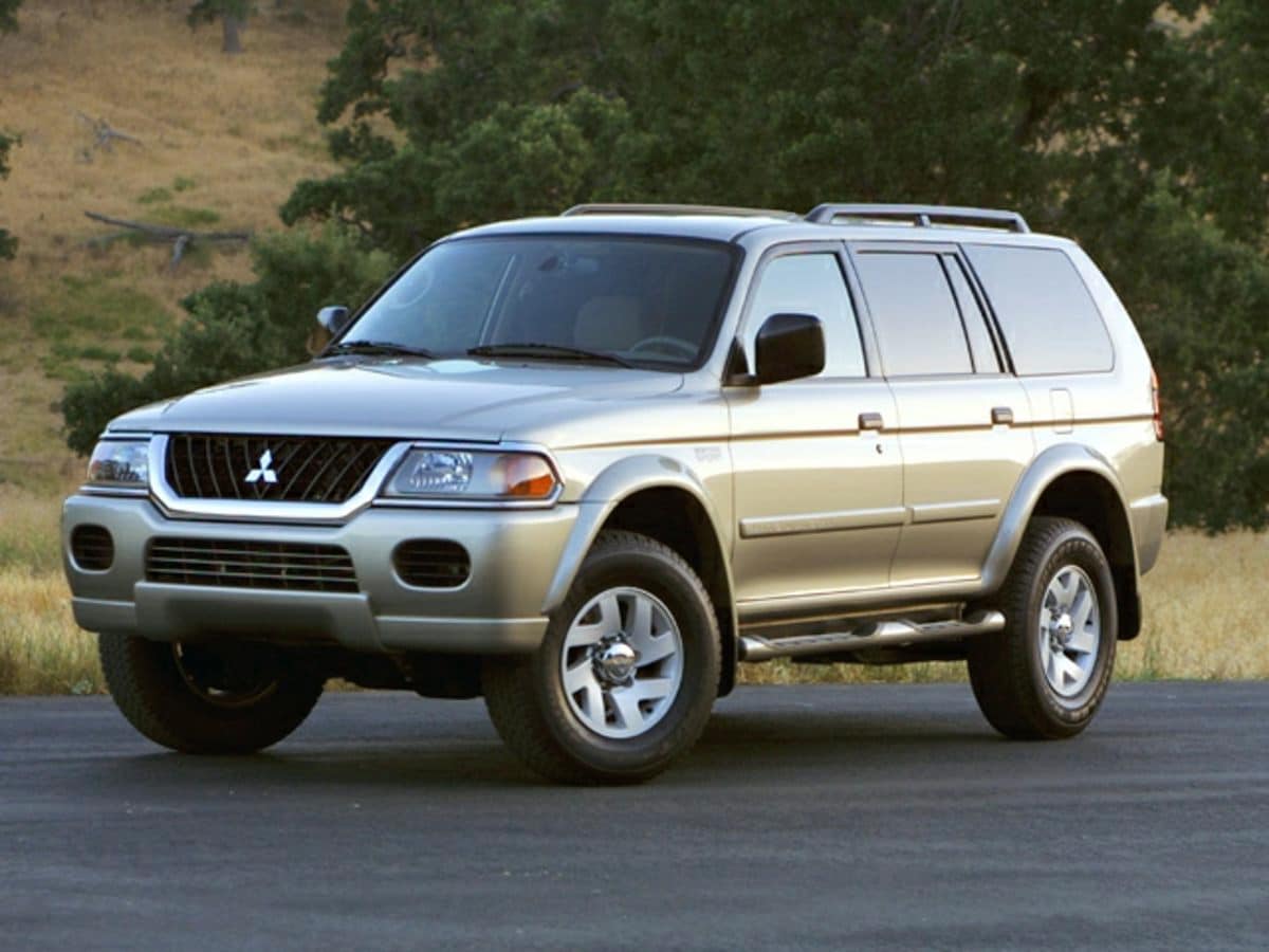 2002 Mitsubishi Montero Sport XLS 4WD's photo