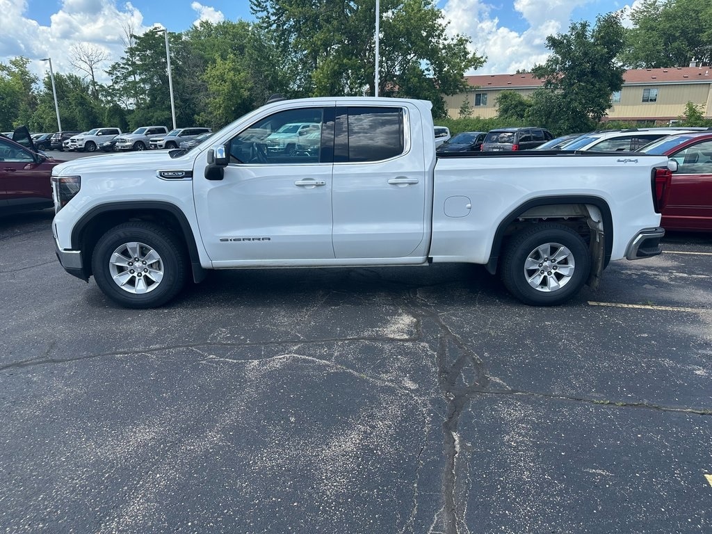 Used 2022 GMC Sierra 1500 SLE with VIN 1GTRUBED4NZ545690 for sale in Watertown, WI