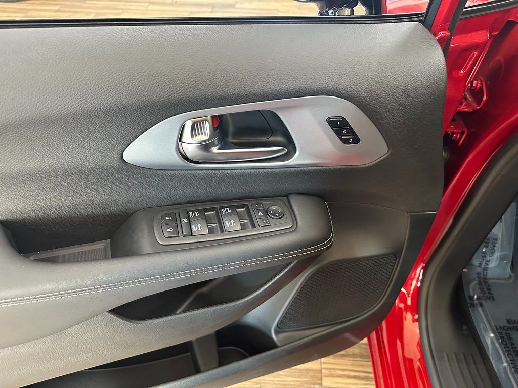 2026 Chrysler Pacifica Limited - Photo 11