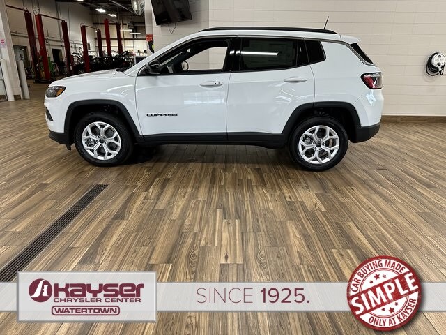 2025 Jeep Compass Latitude photo 2