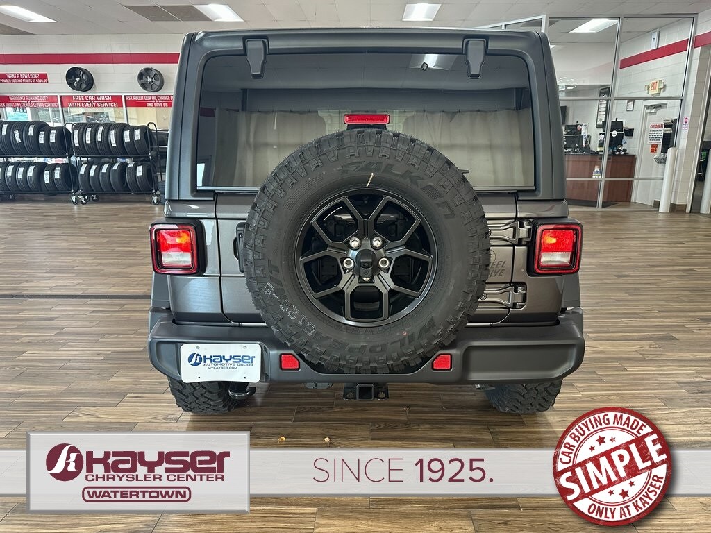 2025 Jeep Wrangler Willys photo 2