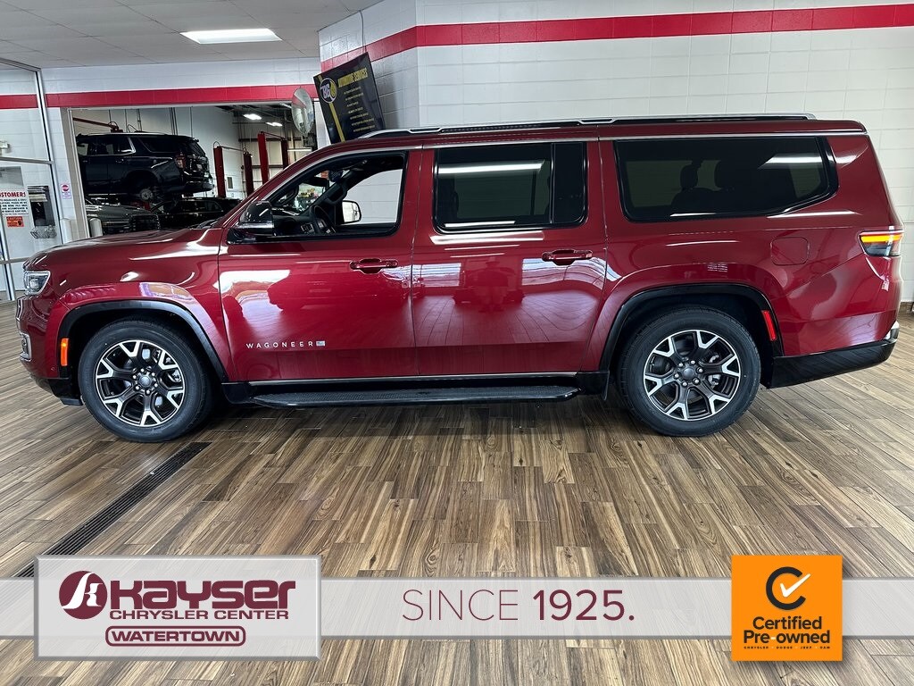 2023 Jeep Wagoneer L Series III photo 2