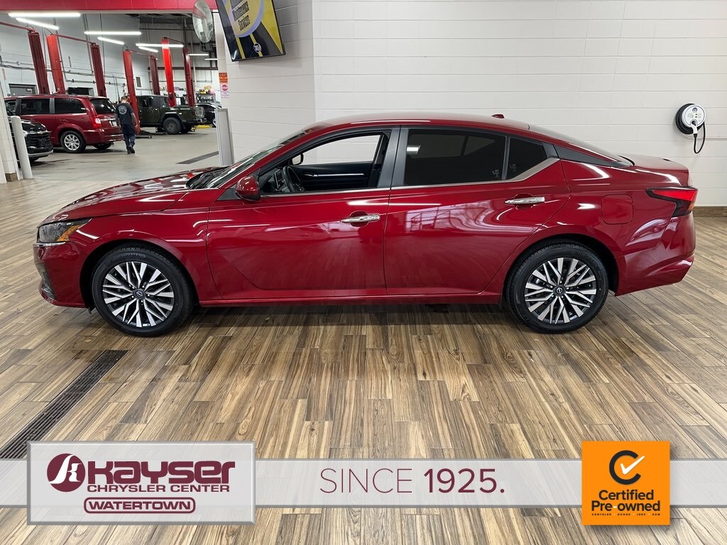 2023 Nissan Altima 2.5 SV photo 2