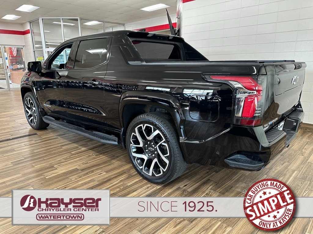 Used 2024 Chevrolet Silverado EV RST with VIN 1GC40ZELXRU301986 for sale in Watertown, WI