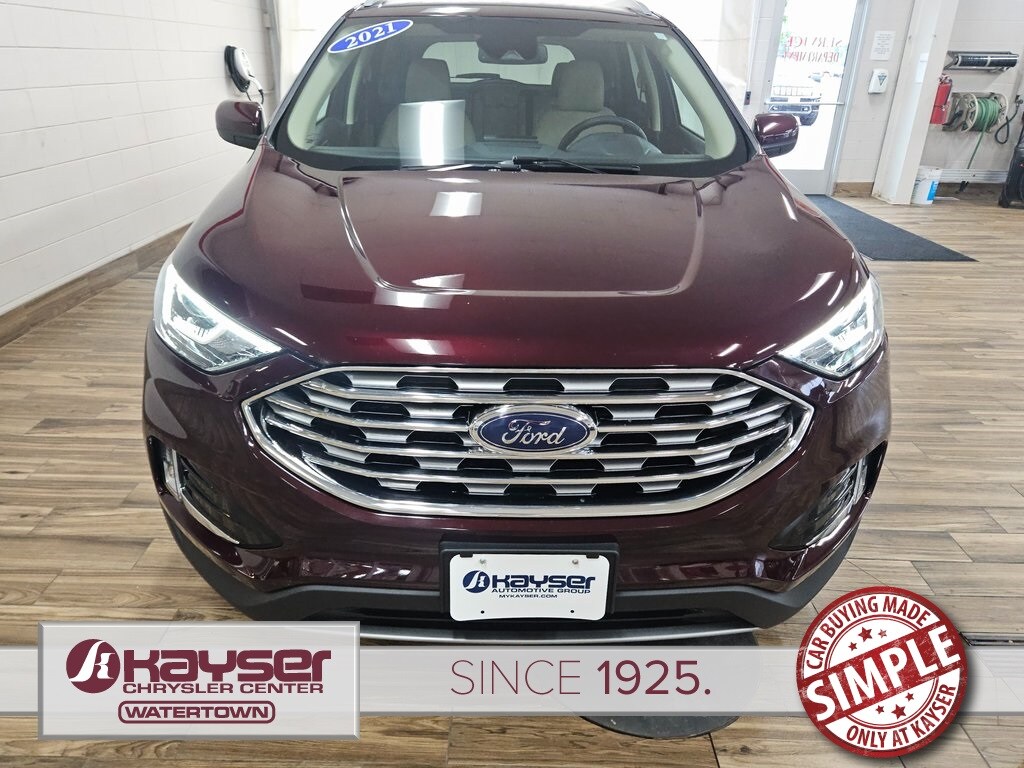 2021 Ford Edge SEL photo 2