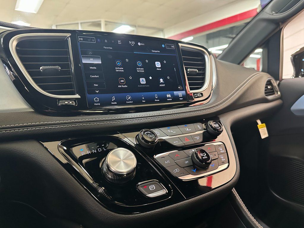 2026 Chrysler Pacifica Limited - Photo 24