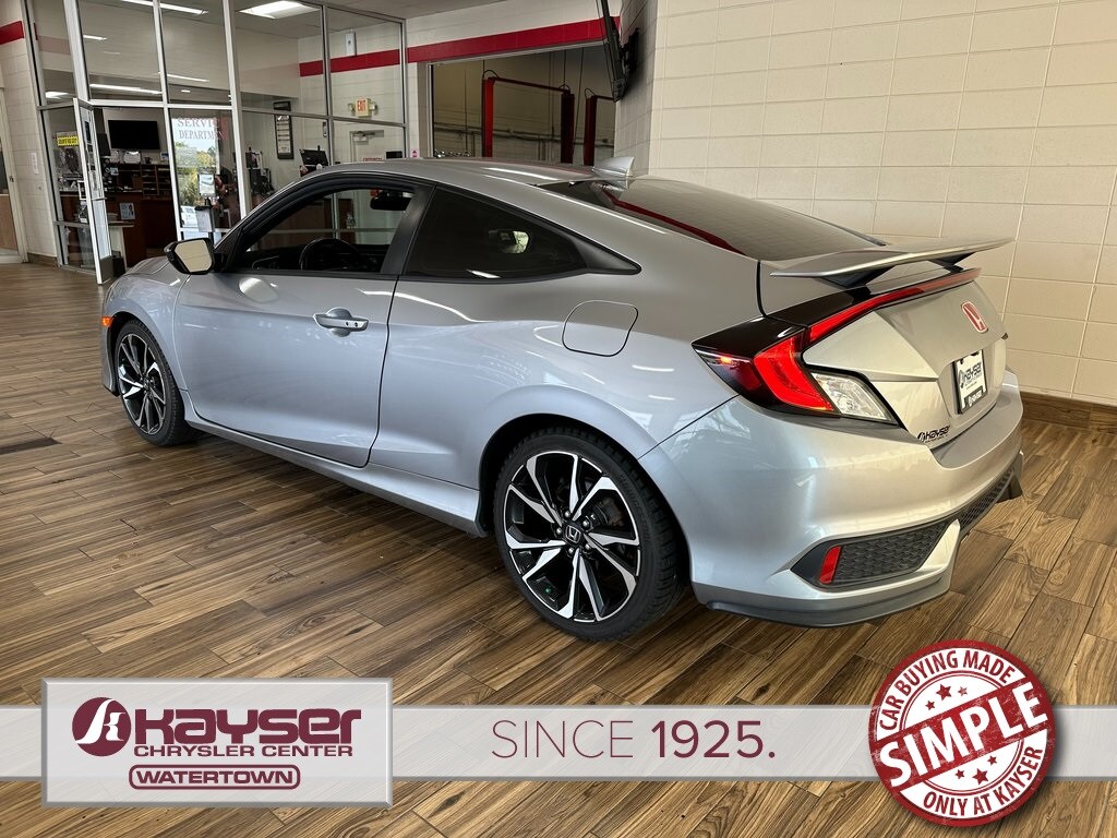 2017 Honda Civic Si photo 2