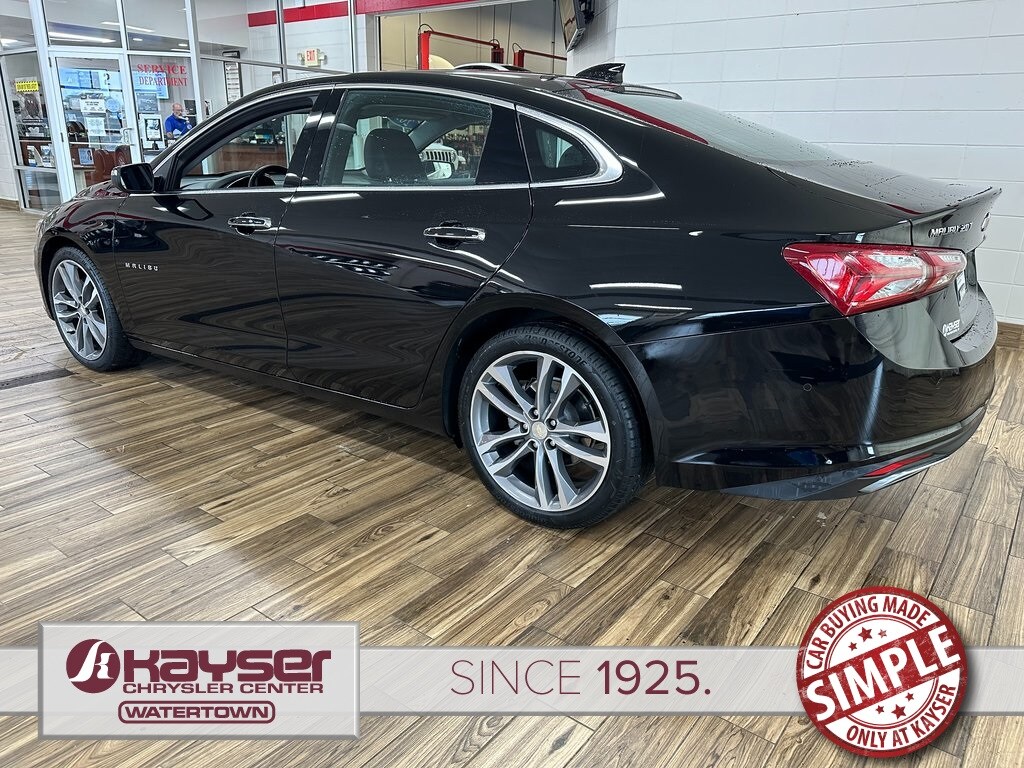2021 Chevrolet Malibu Premier photo 3