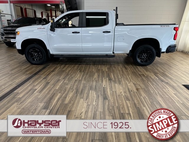 Used 2022 Chevrolet Silverado 1500 LT Trail Boss with VIN 3GCUDFED0NG652270 for sale in Watertown, WI