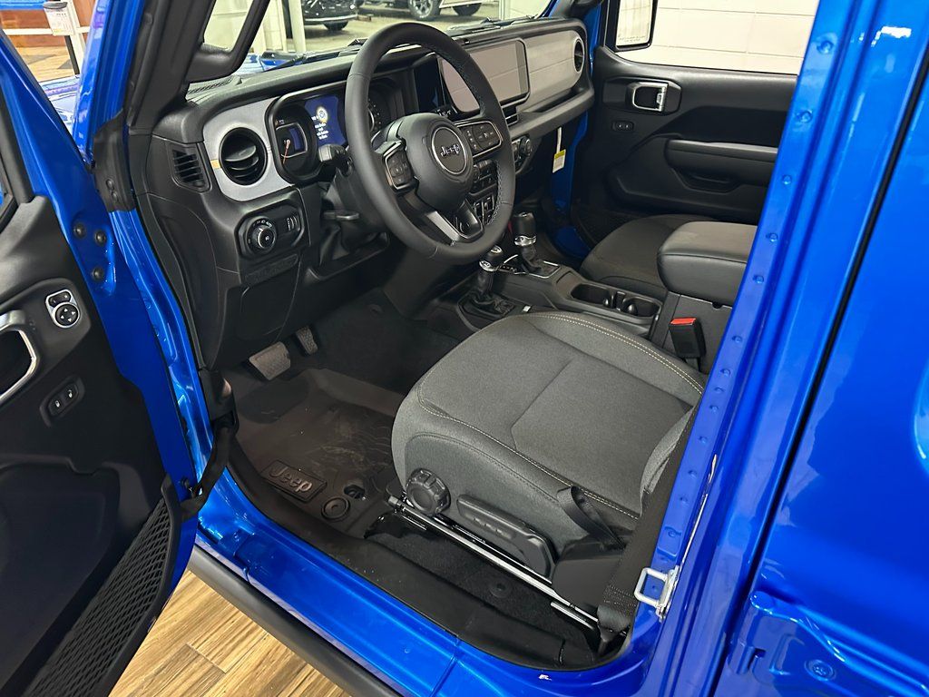 2026 Jeep Wrangler 4-Door Willys - Photo 9