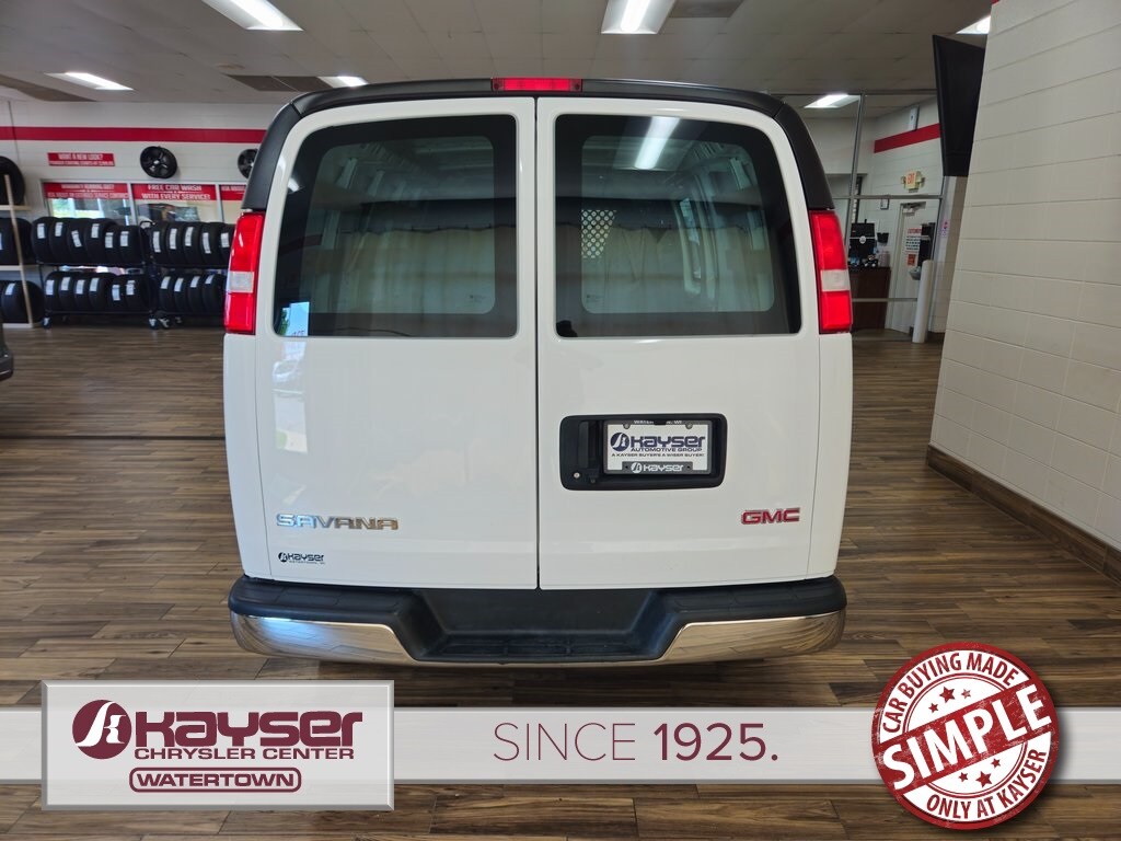 2022 Gmc Savana 2500 Cargo photo 2