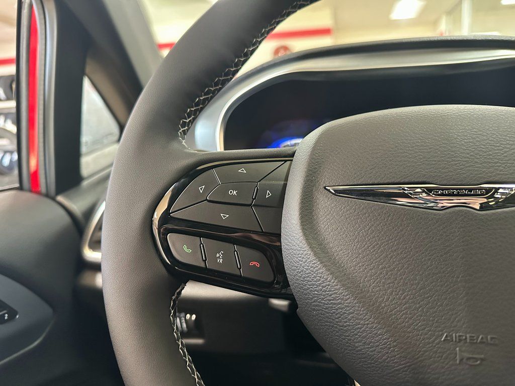 2026 Chrysler Pacifica Limited - Photo 17