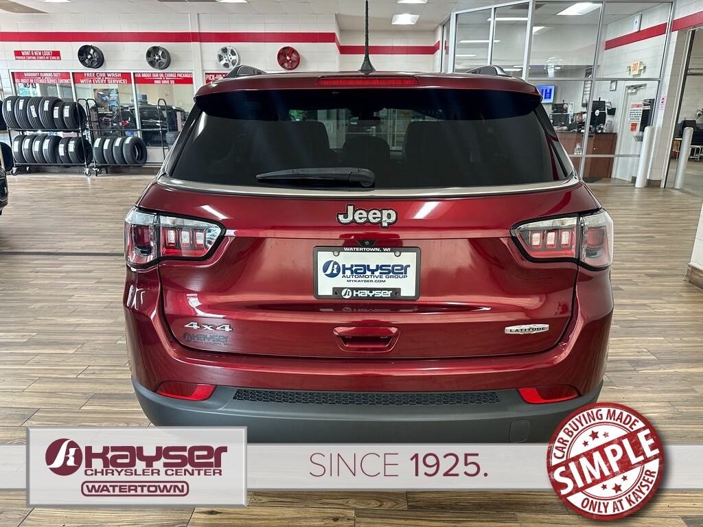 2022 Jeep Compass Latitude photo 4