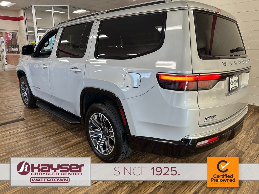 2022 Jeep Wagoneer Series III photo 2