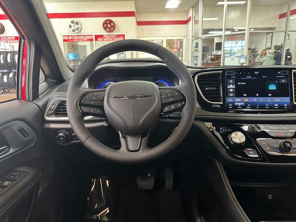 2026 Chrysler Pacifica Limited - Photo 15