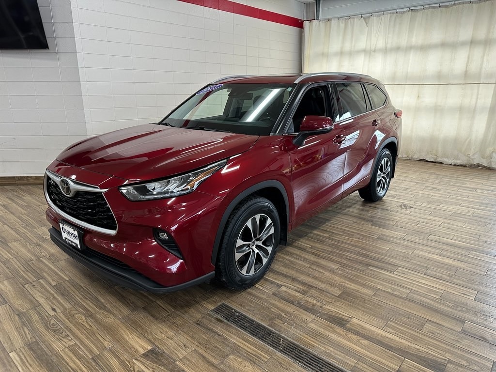 2022 Toyota Highlander XLE's photo