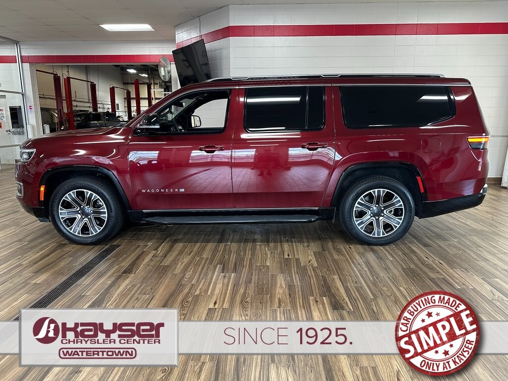 2023 Jeep Wagoneer L Series II photo 2
