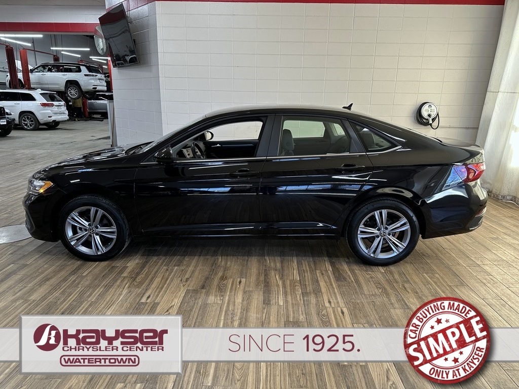 Certified 2024 Volkswagen Jetta SE with VIN 3VWEM7BU5RM009206 for sale in Watertown, WI