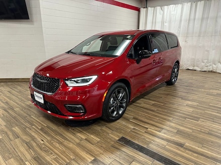 2026 Chrysler Pacifica Select Passenger Van