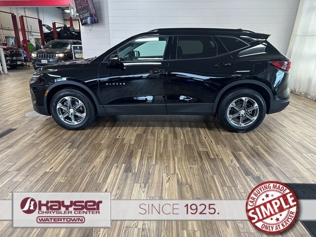 Used 2024 Chevrolet Blazer 3LT with VIN 3GNKBJRS6RS194690 for sale in Watertown, WI