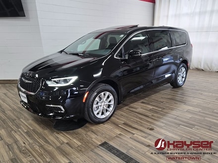 2025 Chrysler Pacifica SELECT AWD Passenger Van