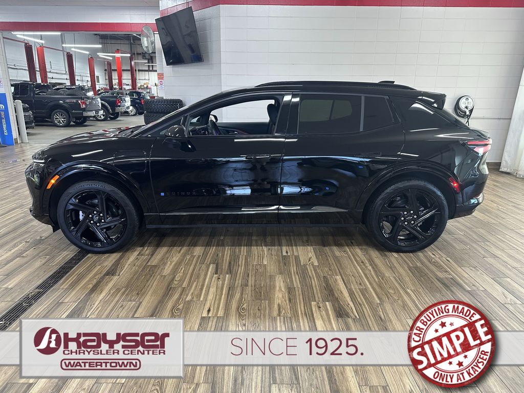 Used 2024 Chevrolet Equinox EV RS with VIN 3GN7DRRR9RS272715 for sale in Watertown, WI