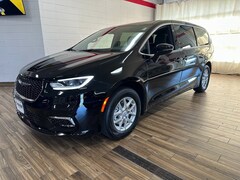 2026 Chrysler Pacifica Select Passenger Van