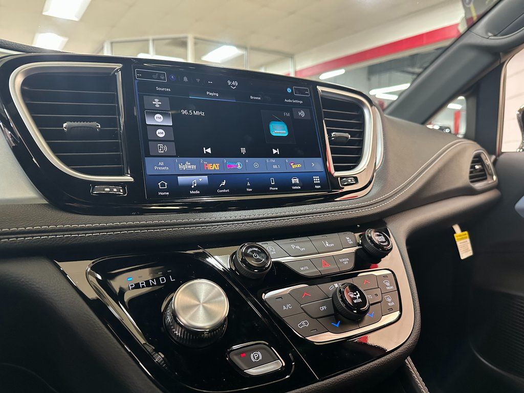 2026 Chrysler Pacifica Limited - Photo 22