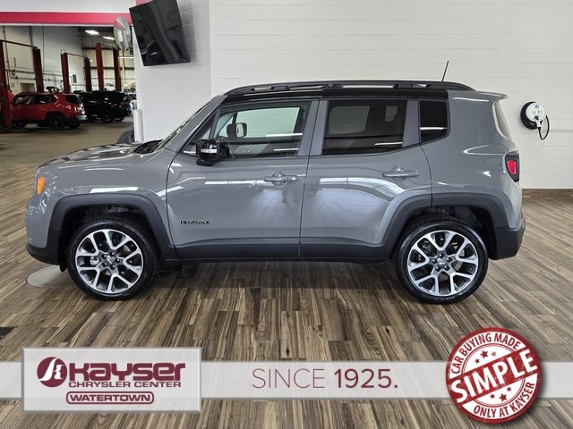 Used 2022 Jeep Renegade Limited with VIN ZACNJDD18NPN61915 for sale in Watertown, WI