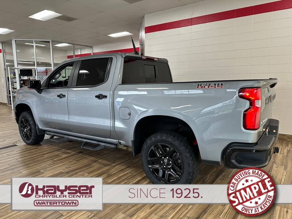 2024 Chevrolet Silverado 1500 LT Trail Boss photo 2