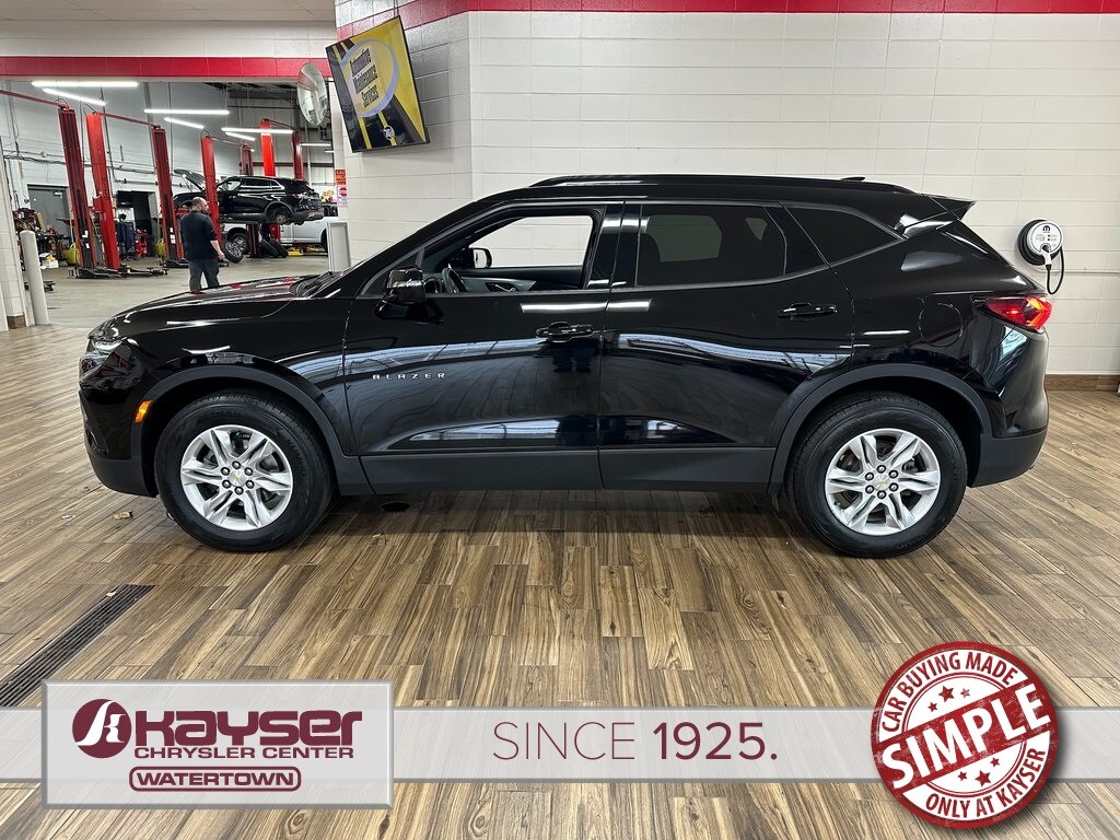 2021 Chevrolet Blazer 2LT photo 2