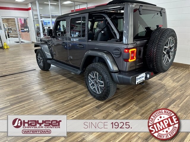 2025 Jeep Wrangler Sahara photo 4