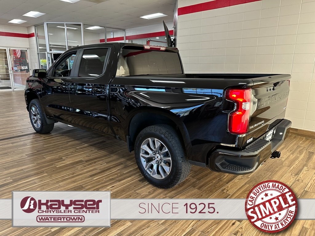 2021 Chevrolet Silverado 1500 RST photo 3