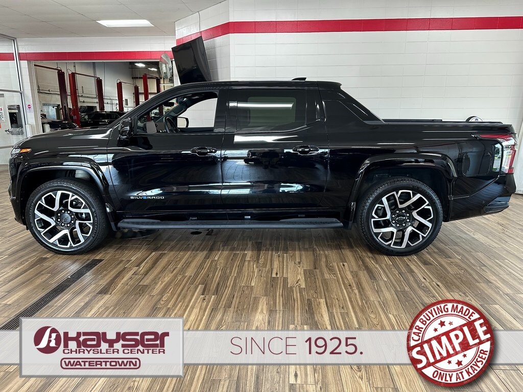 2024 Chevrolet Silverado EV RST photo 2
