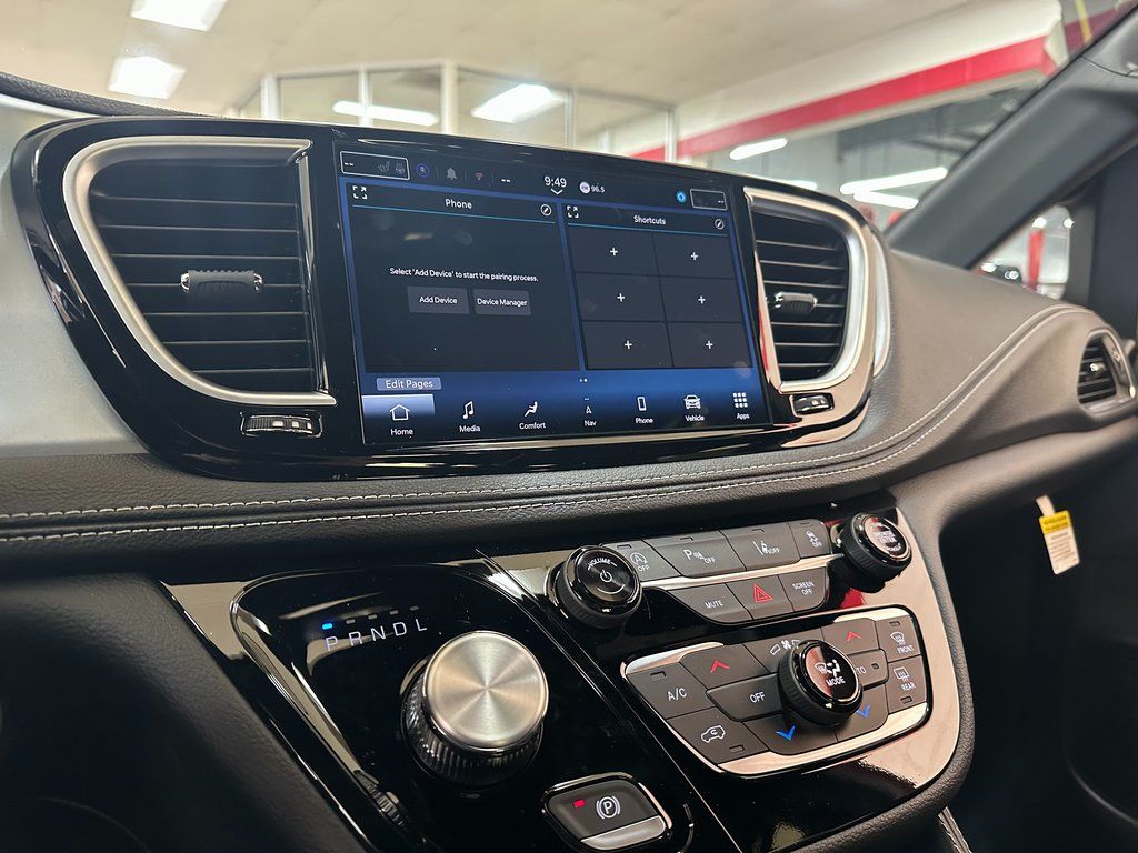 2026 Chrysler Pacifica Limited - Photo 21