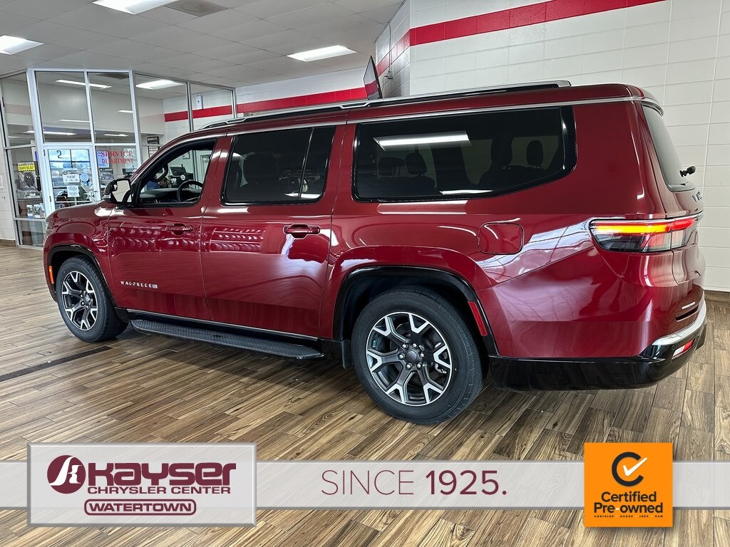 2023 Jeep Wagoneer L Series III photo 3