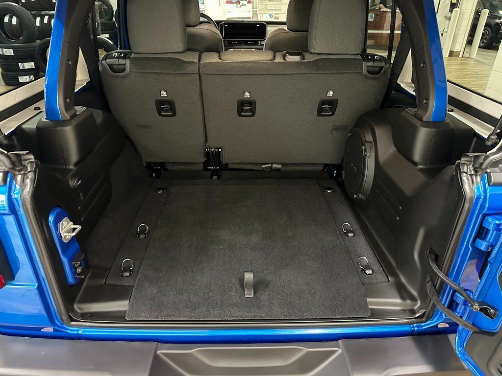 2026 Jeep Wrangler 4-Door Willys - Photo 37