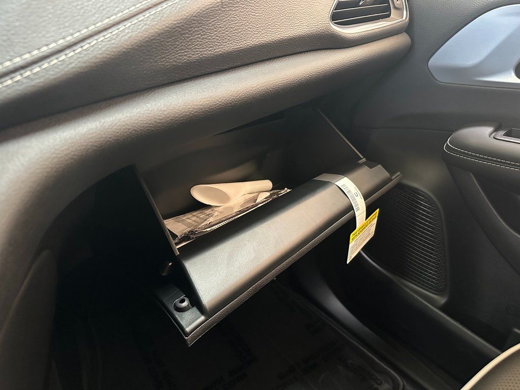 2026 Chrysler Pacifica Limited - Photo 34
