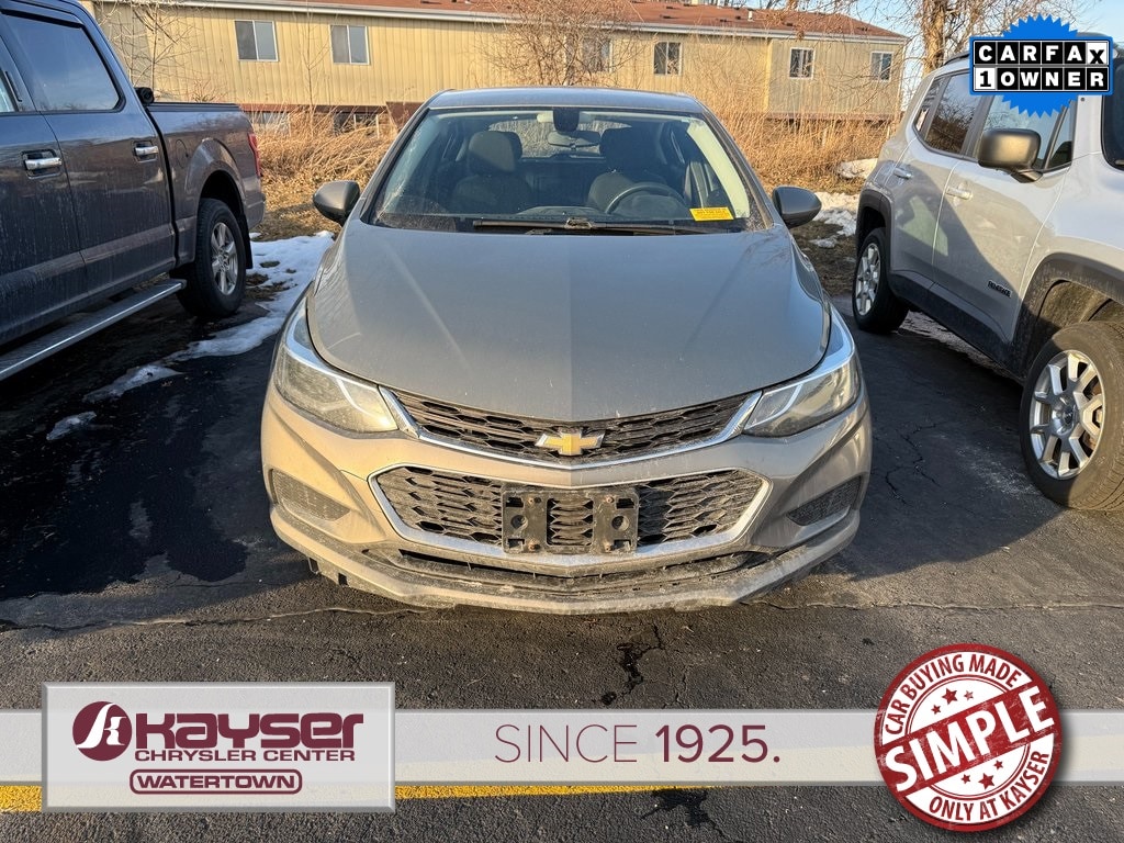 Used 2017 Chevrolet Cruze LT with VIN 3G1BE6SM1HS584841 for sale in Watertown, WI