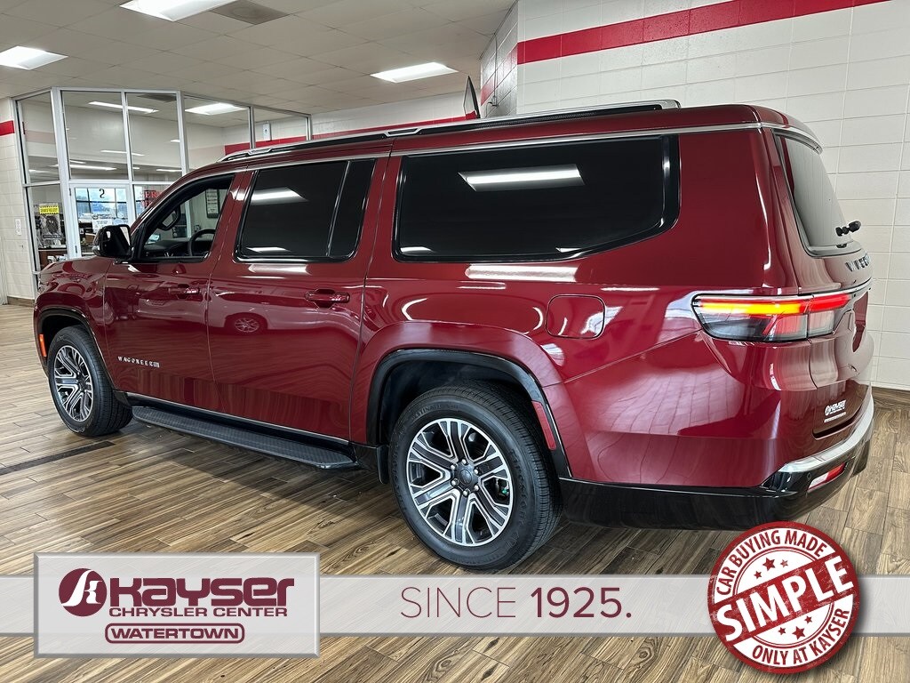 2023 Jeep Wagoneer L Series II photo 3