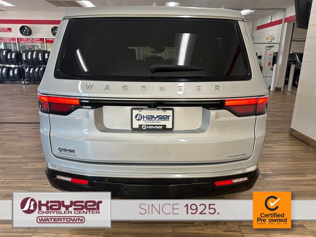 2022 Jeep Wagoneer Series III photo 3