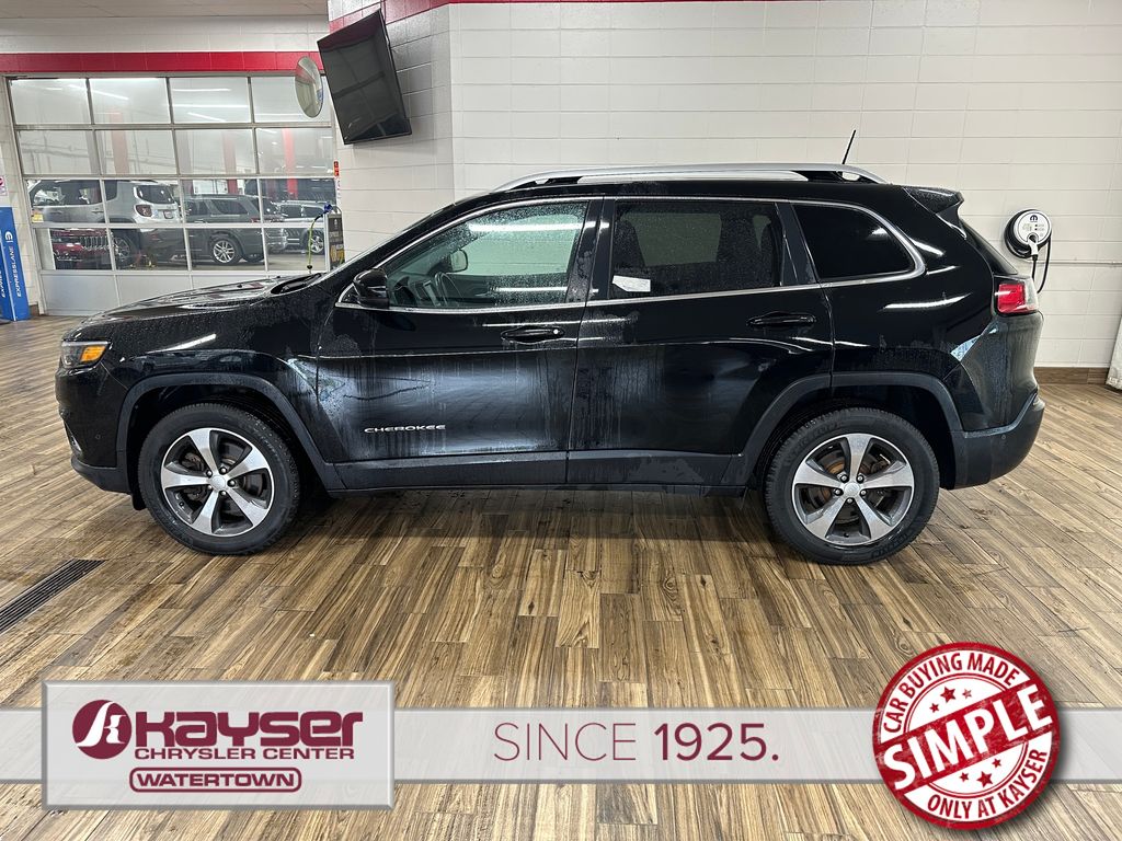 Used 2019 Jeep Cherokee Limited with VIN 1C4PJMDX8KD274584 for sale in Watertown, WI