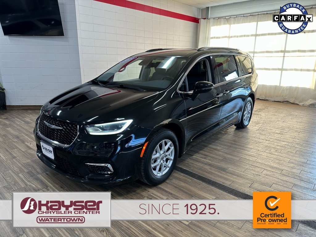 2021 Chrysler Pacifica Touring L's photo