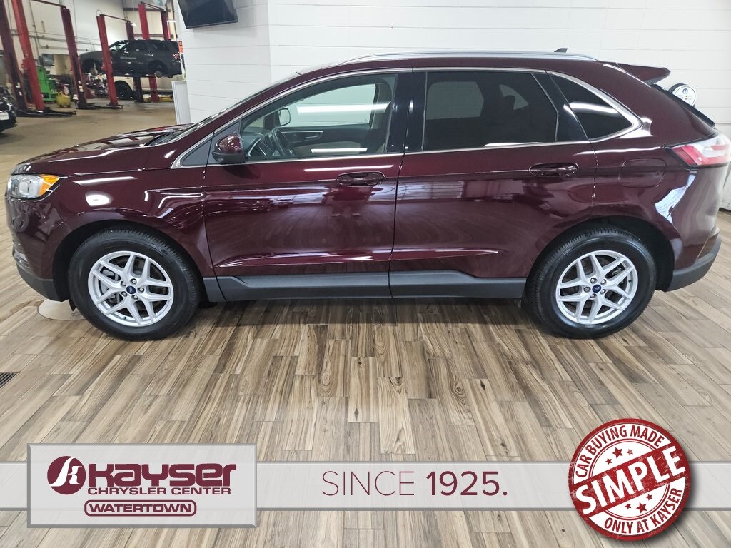 2021 Ford Edge SEL photo 4